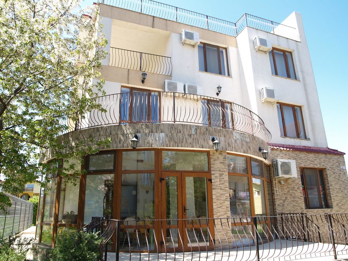 Гостевой дом Vila Nautica Костинешти-4